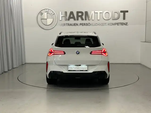 BMW X3 view 4