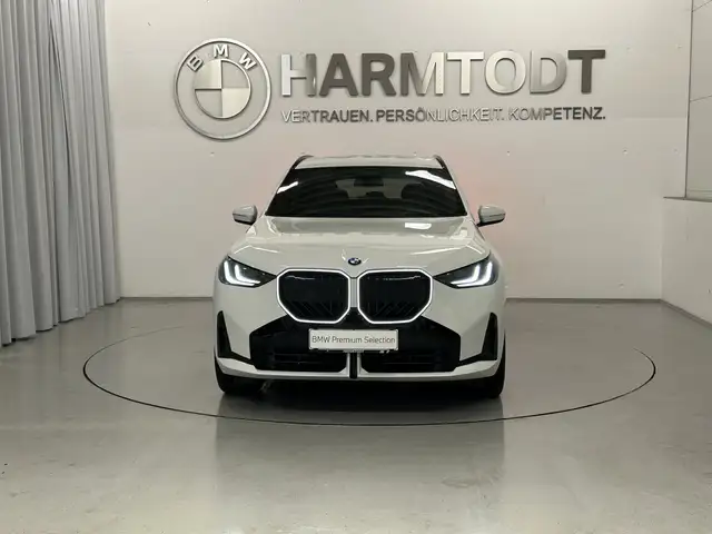 BMW X3 view 6