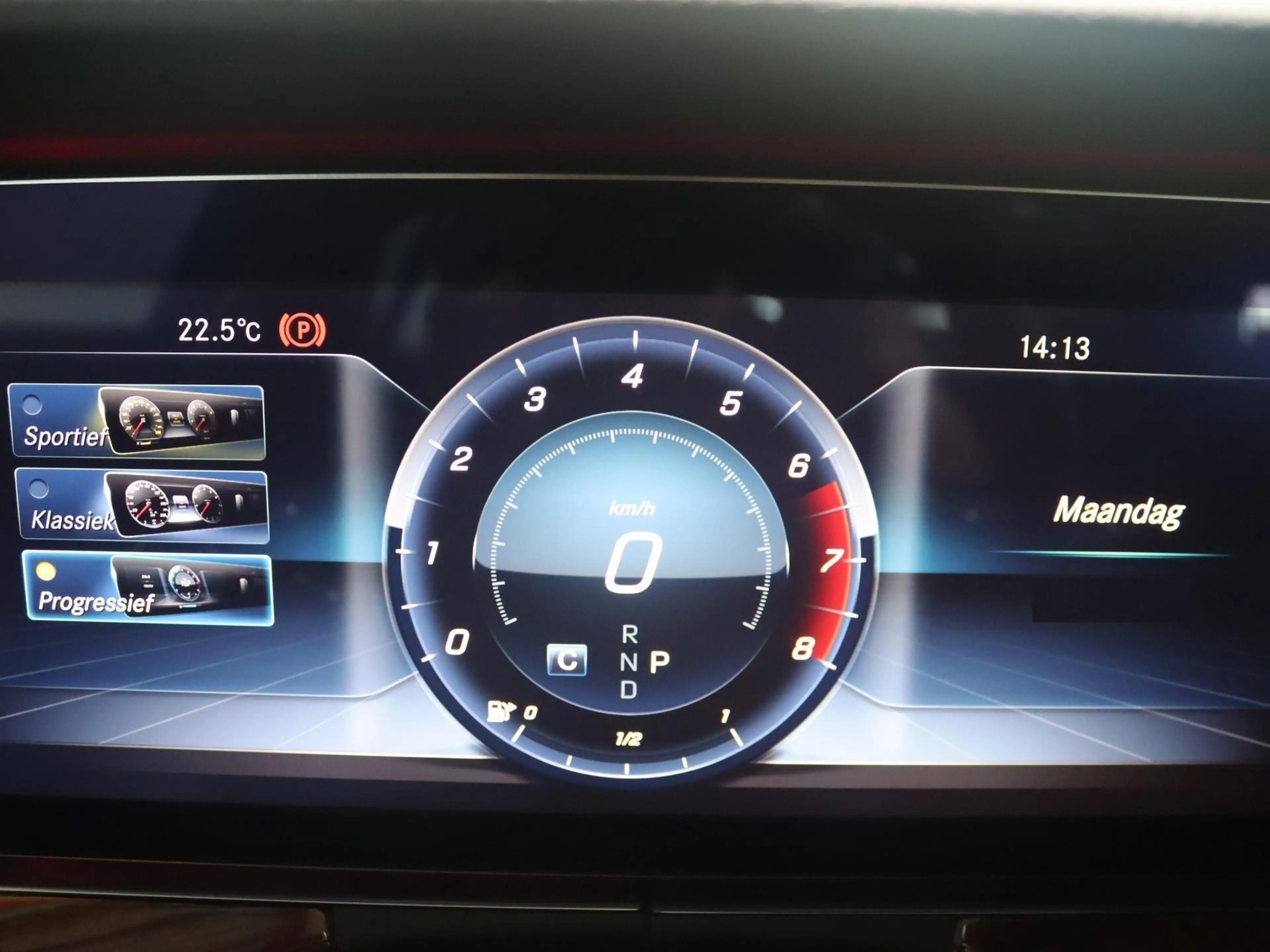 Mercedes-Benz E 400 4Matic Premium Plus — photo 14