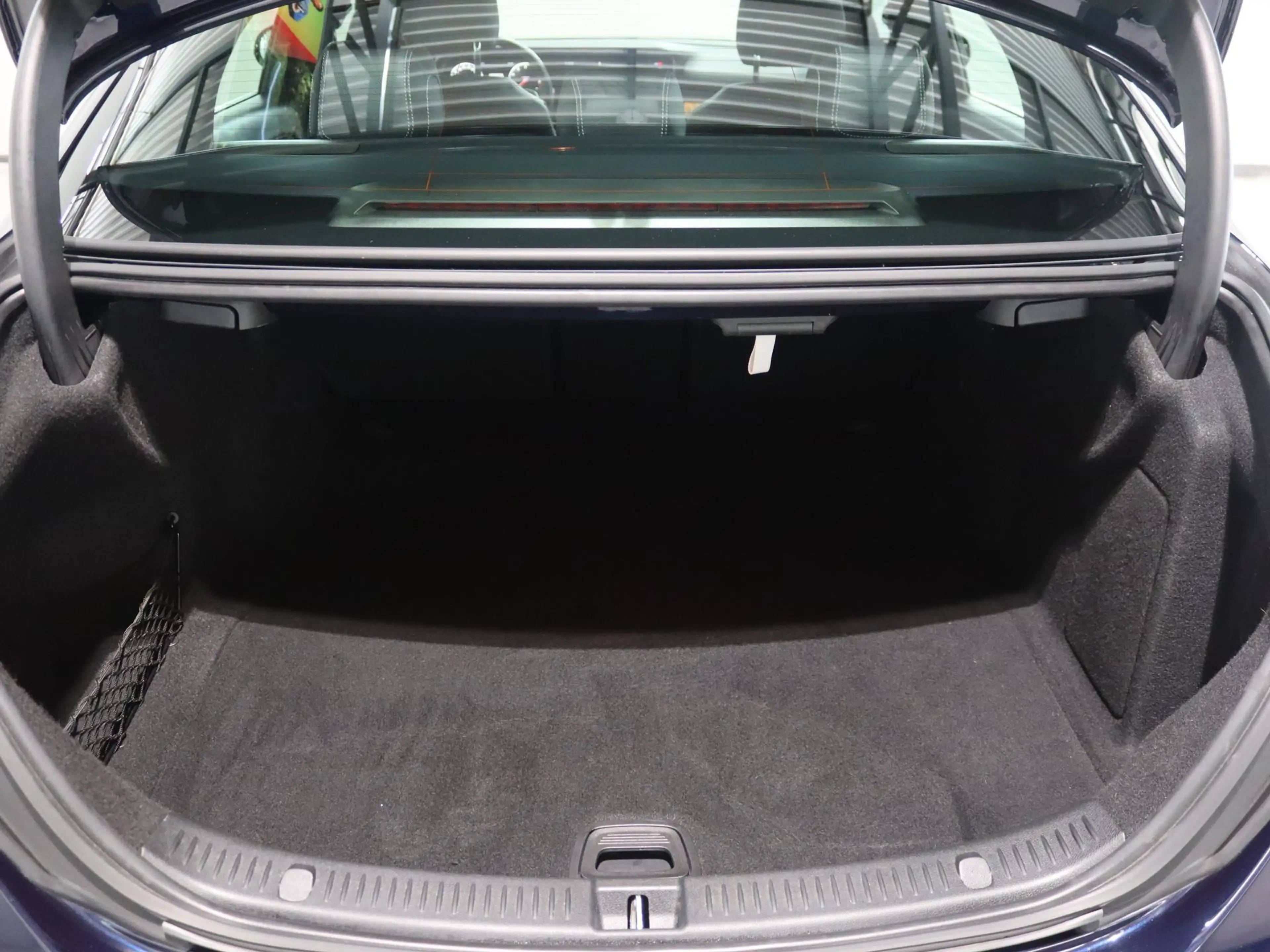 Mercedes-Benz E 400 4Matic Premium Plus — photo 15