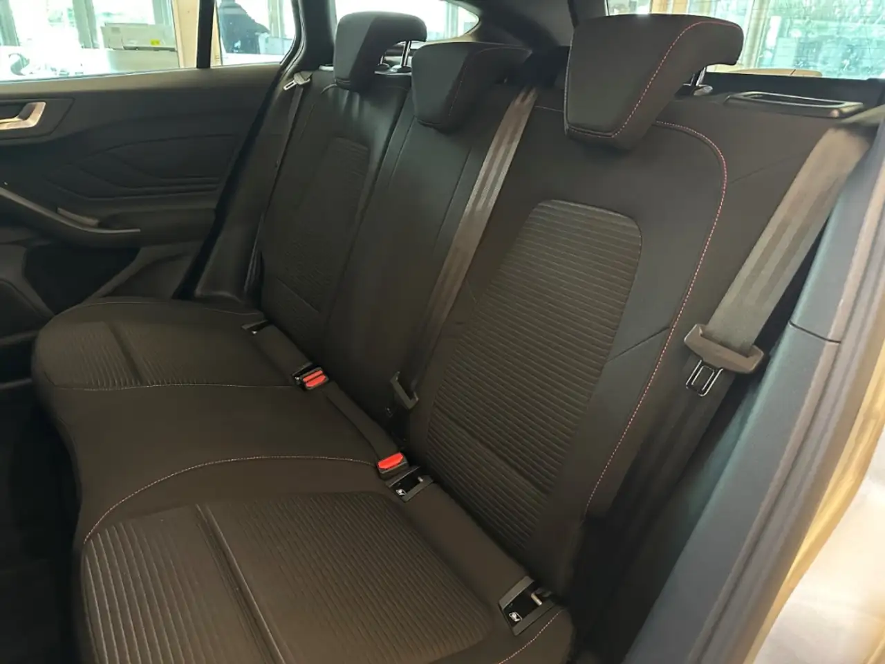 Ford Focus Turnier ST-Line+Automatik+B&O+Key-Free 10