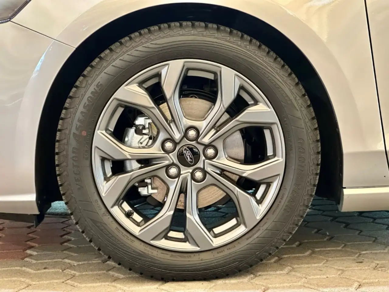 Ford Focus Turnier ST-Line+Automatik+B&O+Key-Free 4