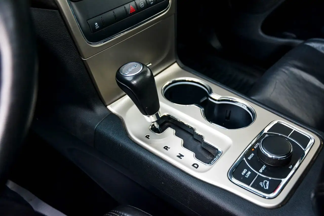 Jeep Grand Cherokee снимка Jeep Grand Cherokee