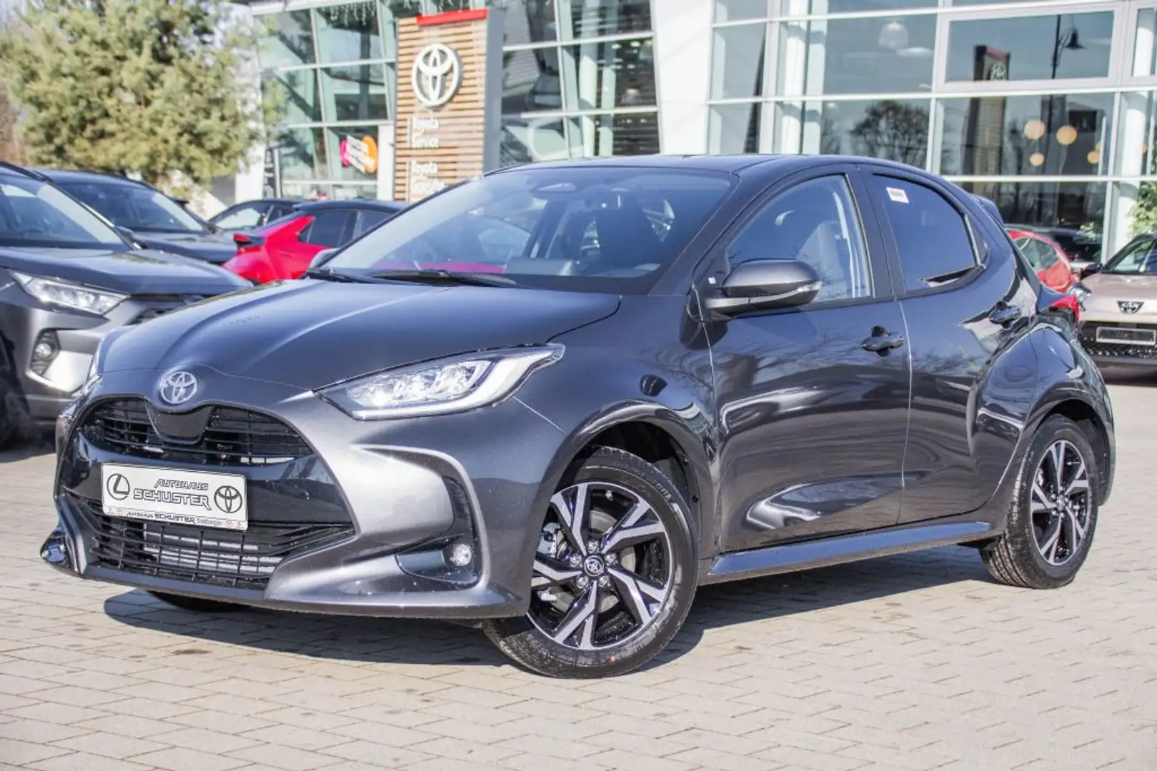 Toyota Yaris Hybrid 116 1.5 VVT-i Teamplayer*Comfort Paket* Gris - 2