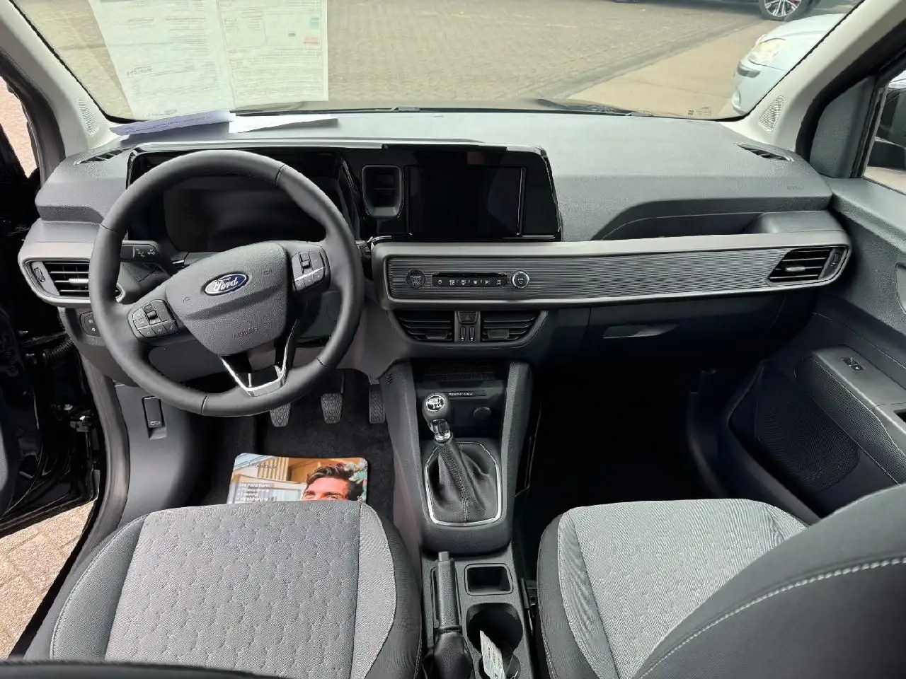 Ford Tourneo Courier Titanium 1.0 125PS WiPa 8