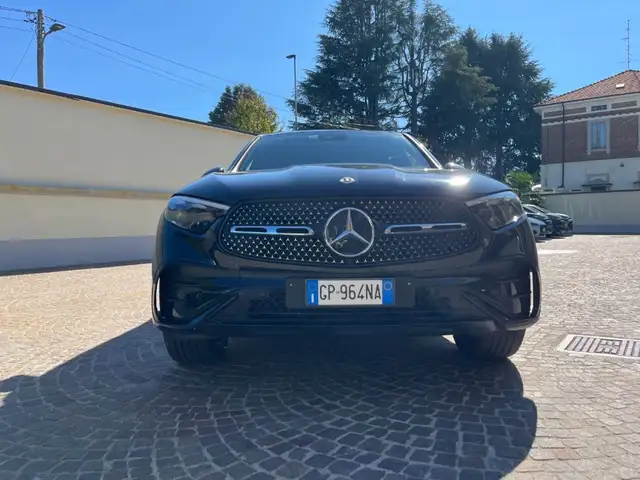 Mercedes-Benz 300 view 4