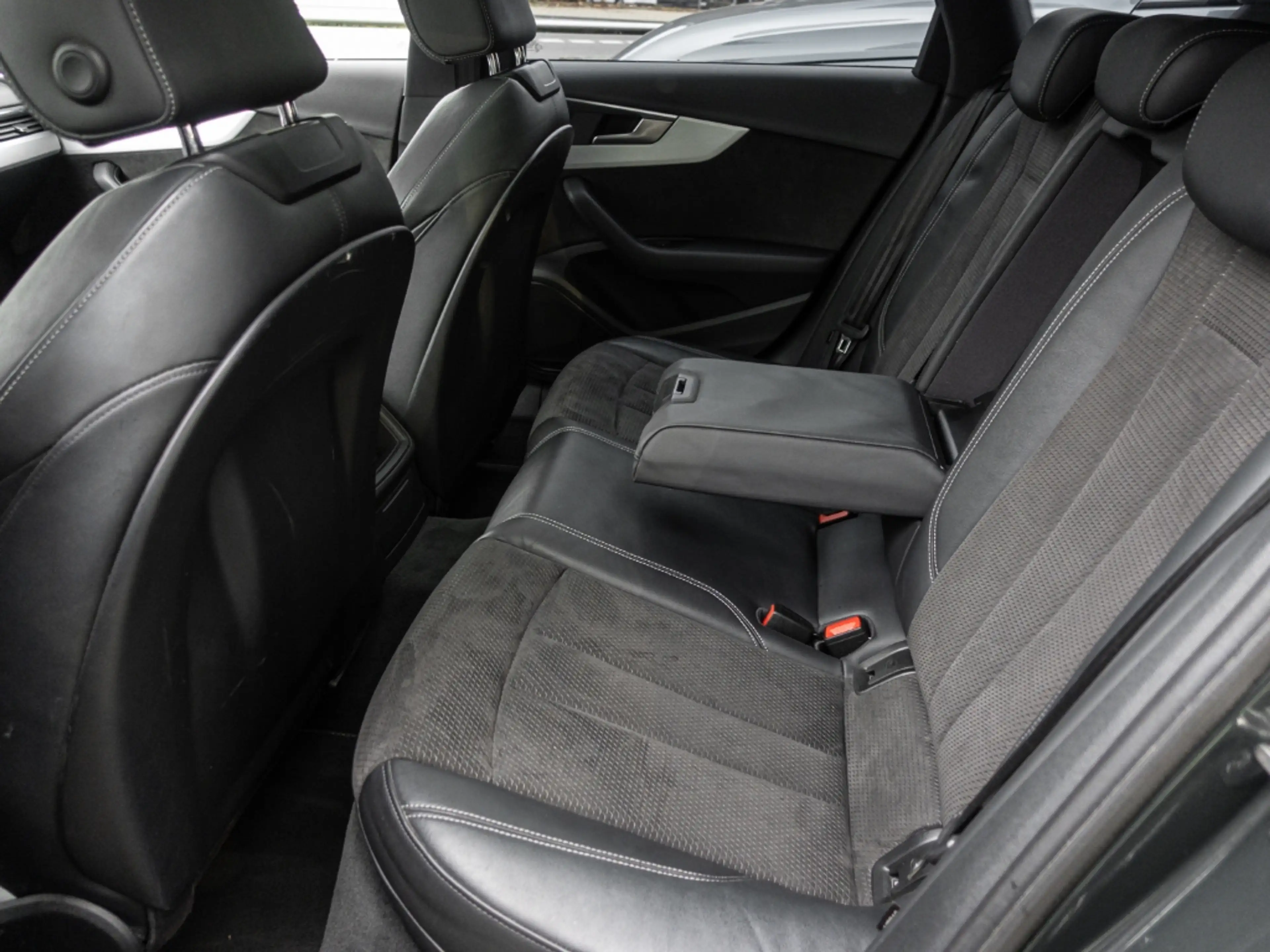 Audi S4 Avant 3.0 TFSI quattro El. Panodach Navi Leder Mem — photo 14