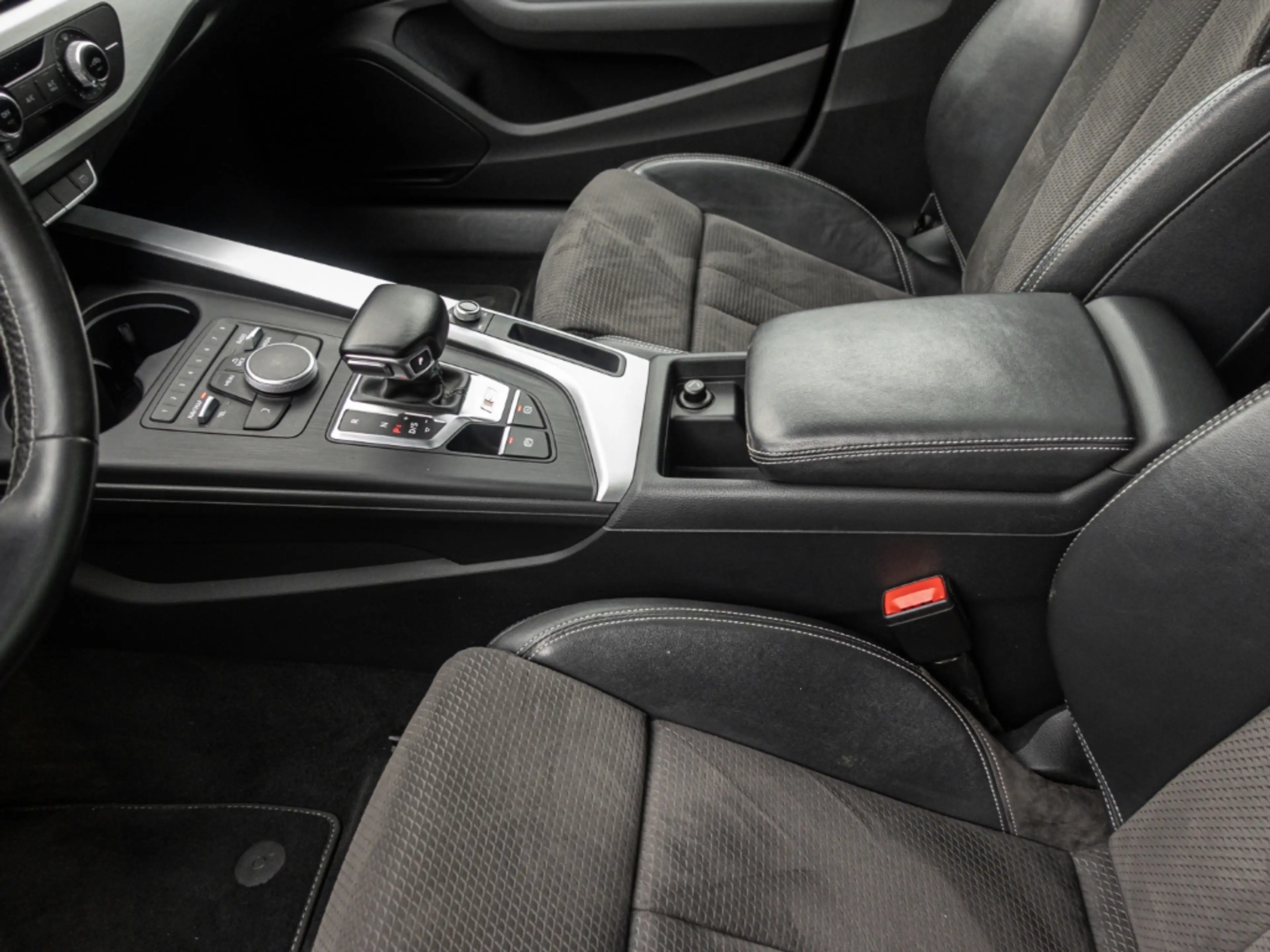 Audi S4 Avant 3.0 TFSI quattro El. Panodach Navi Leder Mem — photo 11