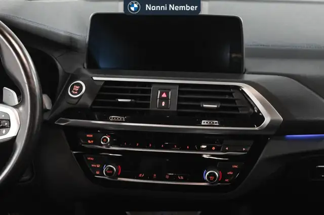 BMW X4 view 12