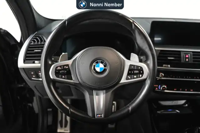 BMW X4 view 10