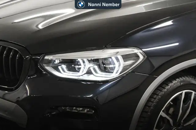 BMW X4 view 5