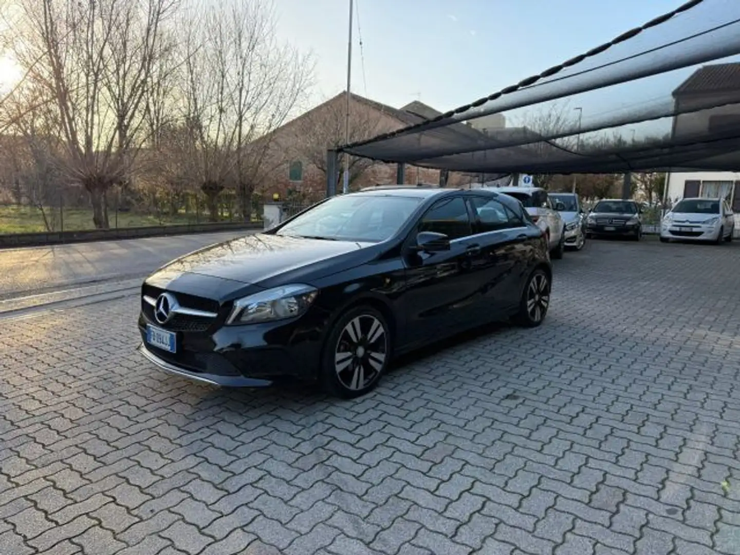 Mercedes-Benz A 180 d Automatic Premium OK NEOPATENTATI Zwart - 1