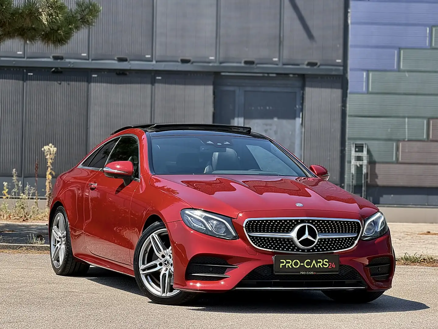 Mercedes-Benz E 220 d Aut. // PANO // BURMESTER // KEYLESS Rot - 1