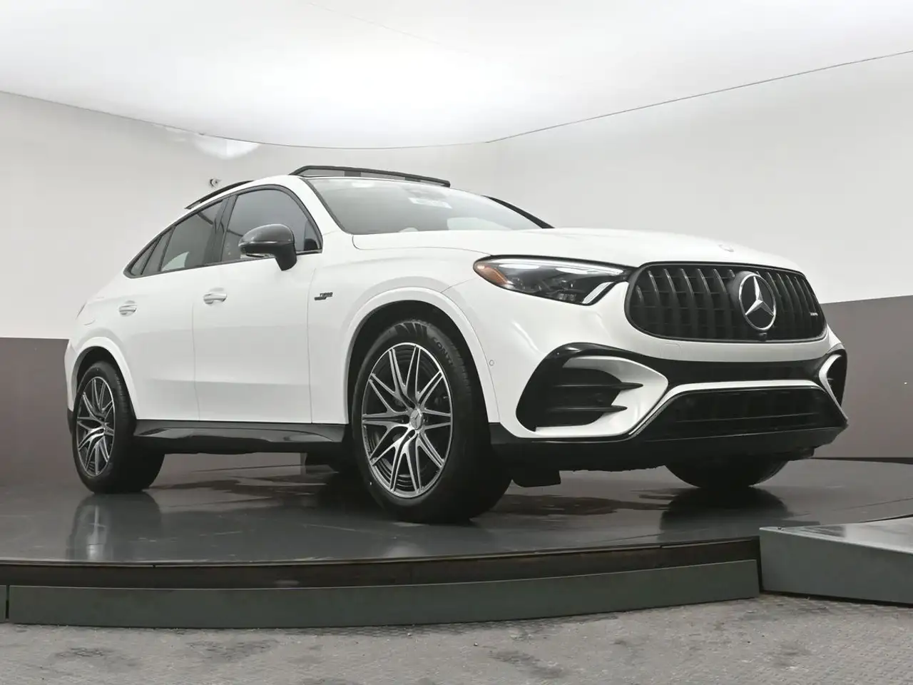 Mercedes-Benz GLC снимка Mercedes-Benz GLC