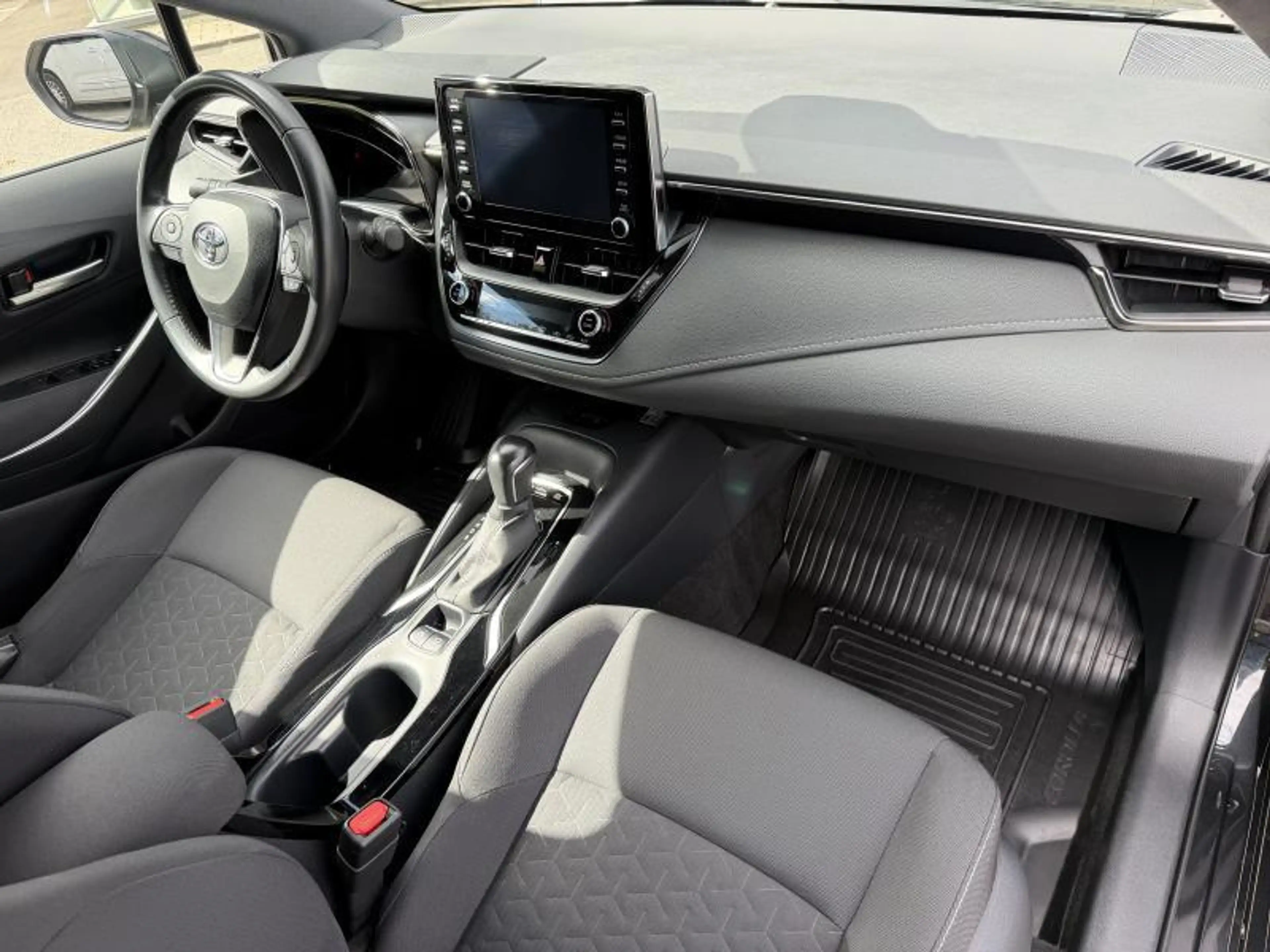 Toyota Corolla Dynamic — photo 14