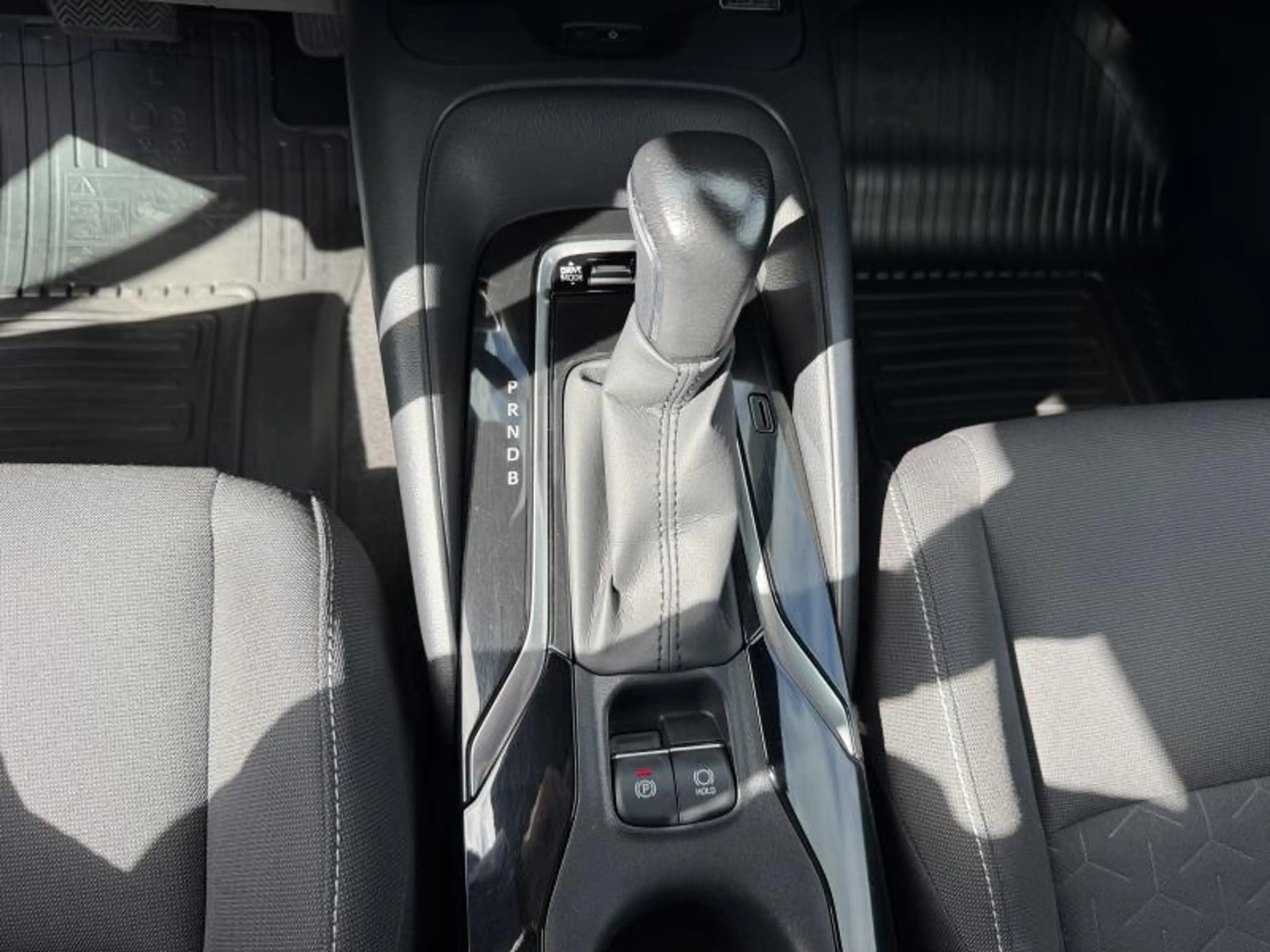 Toyota Corolla Dynamic — photo 6