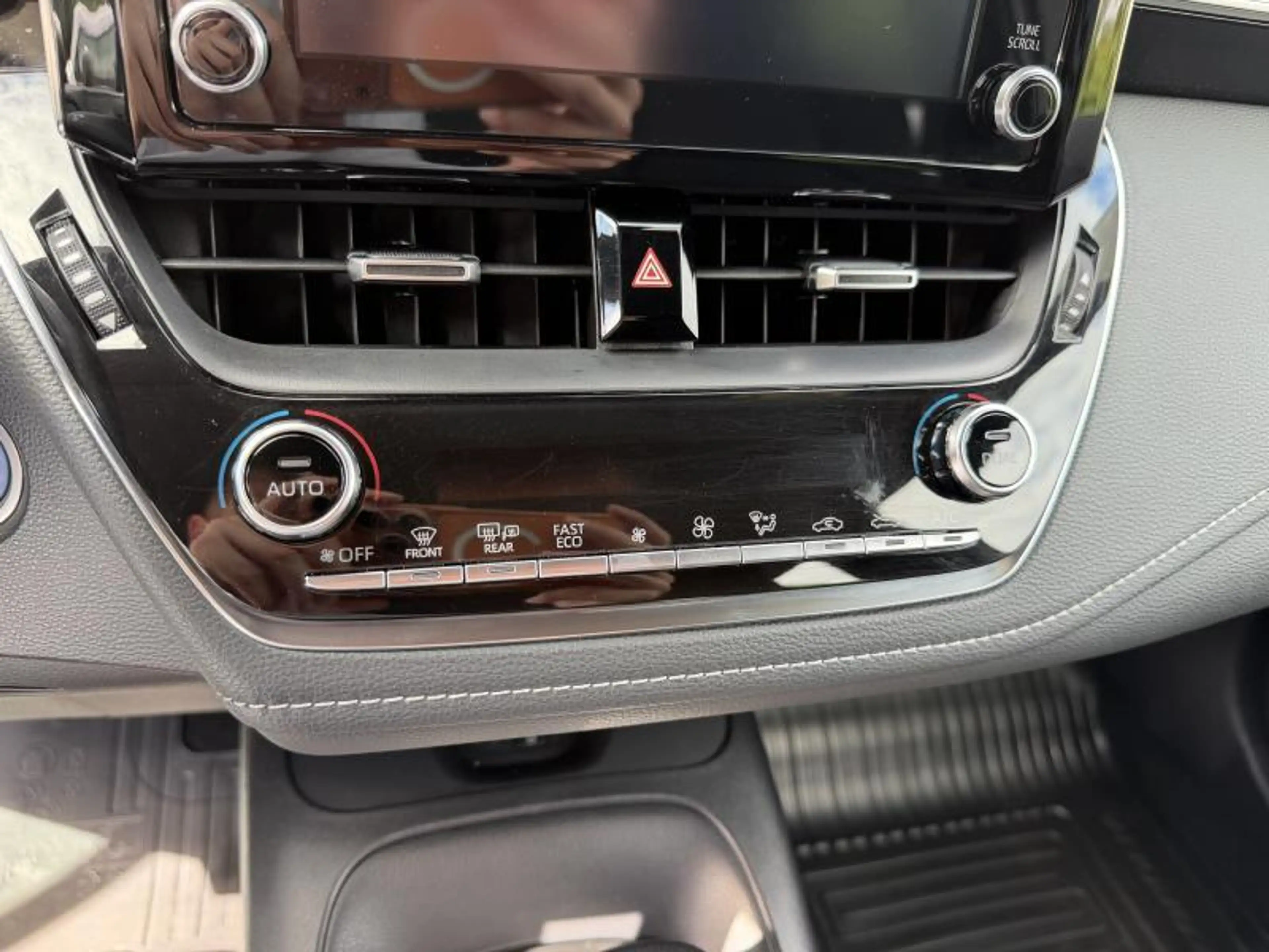 Toyota Corolla Dynamic — photo 9