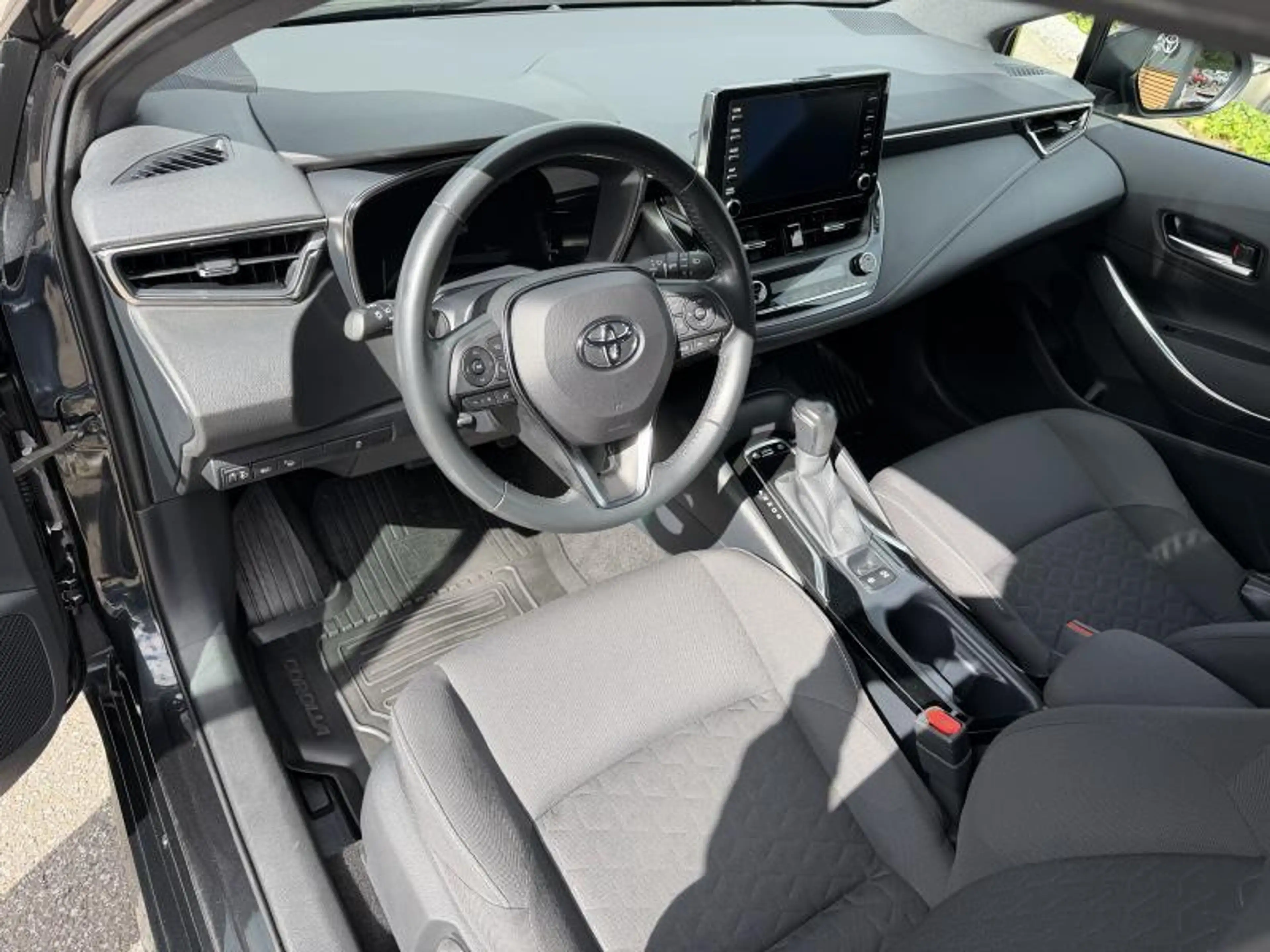 Toyota Corolla Dynamic — photo 12