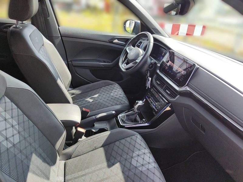 Volkswagen T-Cross 1.0 TSI OPF DSG R-Line — photo 13