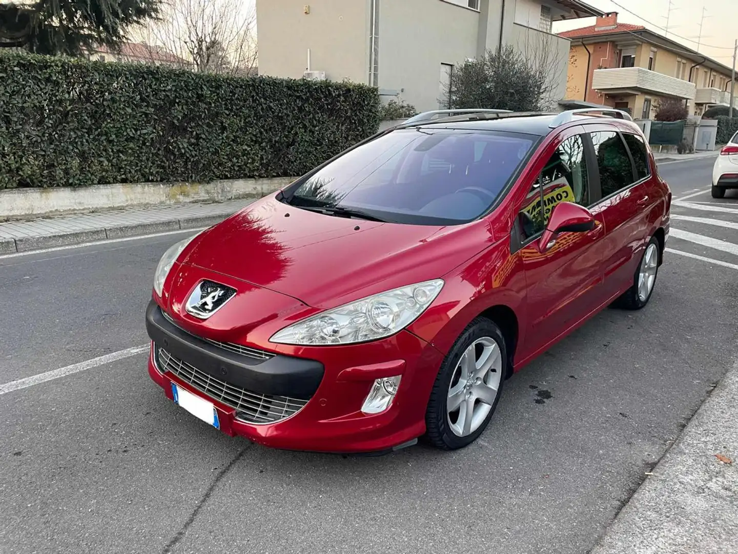 Peugeot 308 1.6 THP 150CV  7 posti SW Ciel Féline Rouge - 2