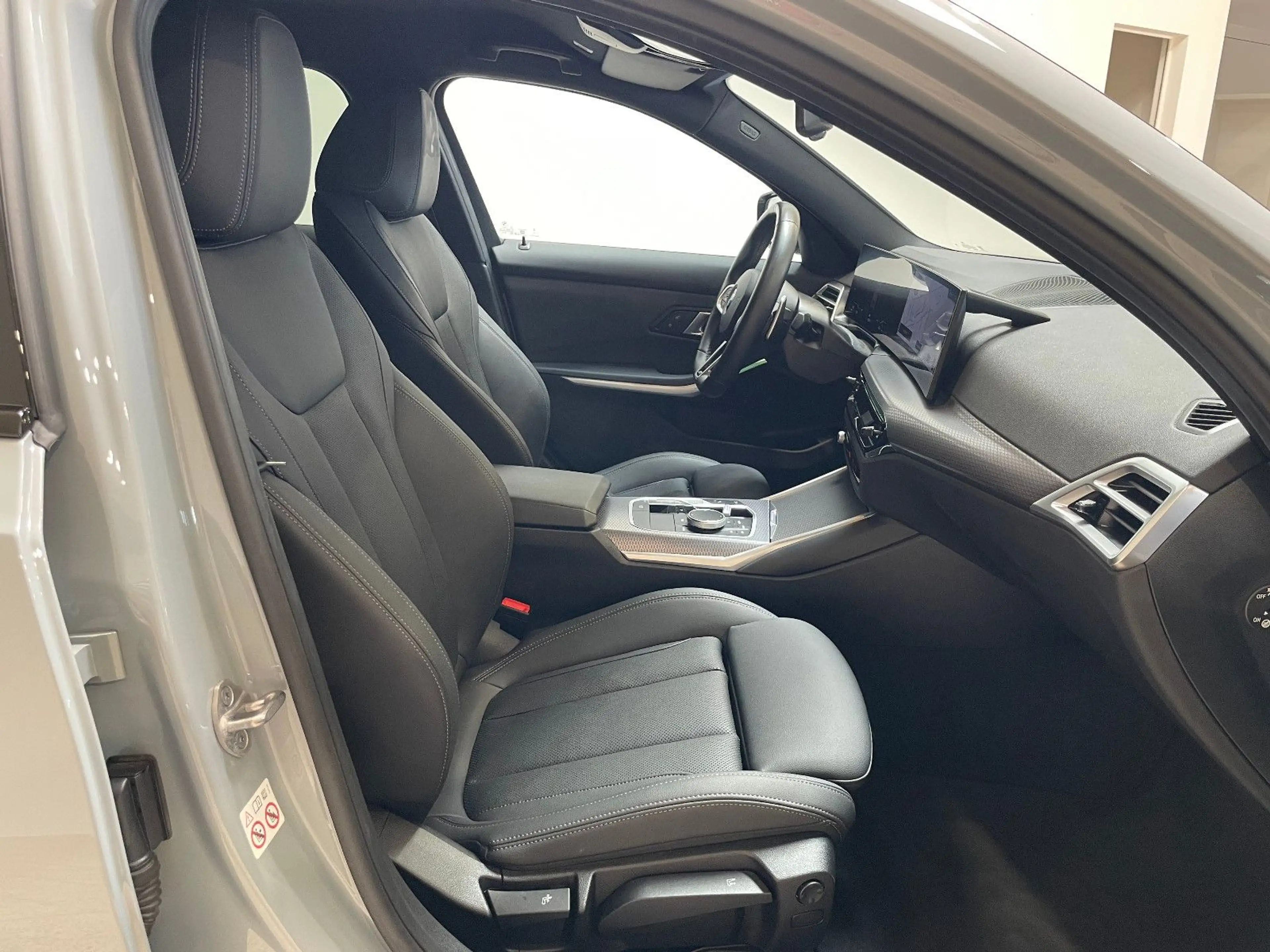 BMW 320 d Touring M Sport *Mod. 2025 *LED*R-CAM*HiFi* — photo 18