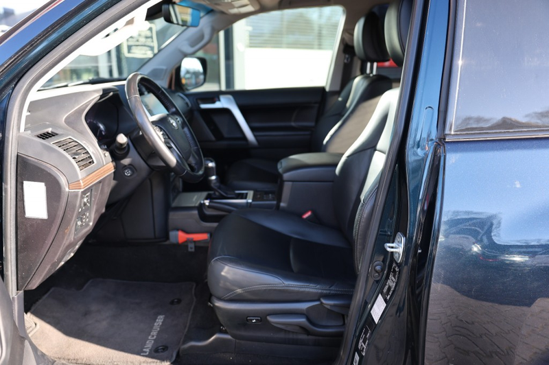 Toyota Land Cruiser 2.8 D-4D 3DRS PROFESSIONAL A/T VAN — photo 9