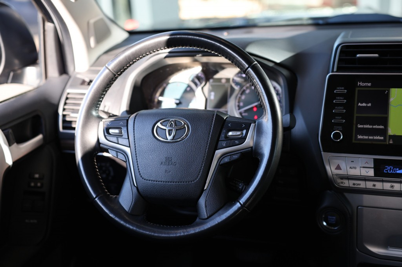 Toyota Land Cruiser 2.8 D-4D 3DRS PROFESSIONAL A/T VAN — photo 10