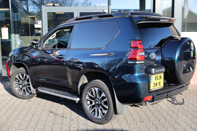 Toyota Land Cruiser 2.8 D-4D 3DRS PROFESSIONAL A/T VAN — photo 4