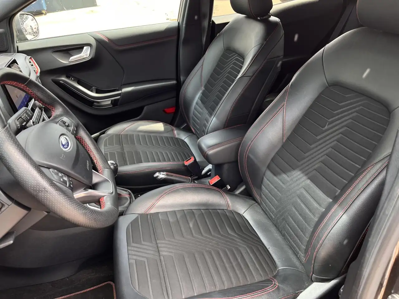 Ford Puma 1.0 EcoBoost Hybrid ST-Line X 155PK Winterpack Cru, миниатюра 4
