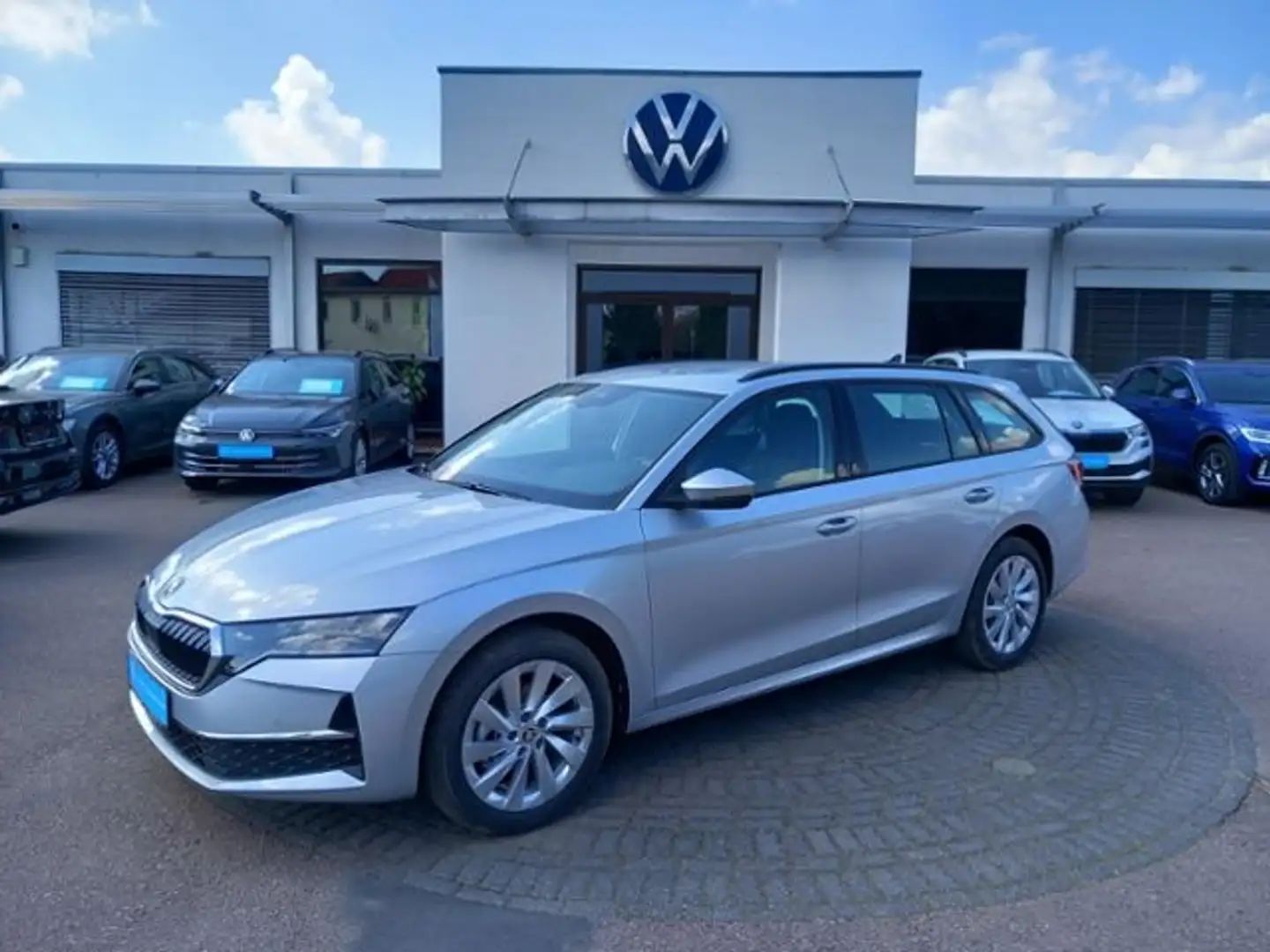 Skoda Octavia Combi 1.5 TSI DSG Selection AppConnect,L Zilver - 2
