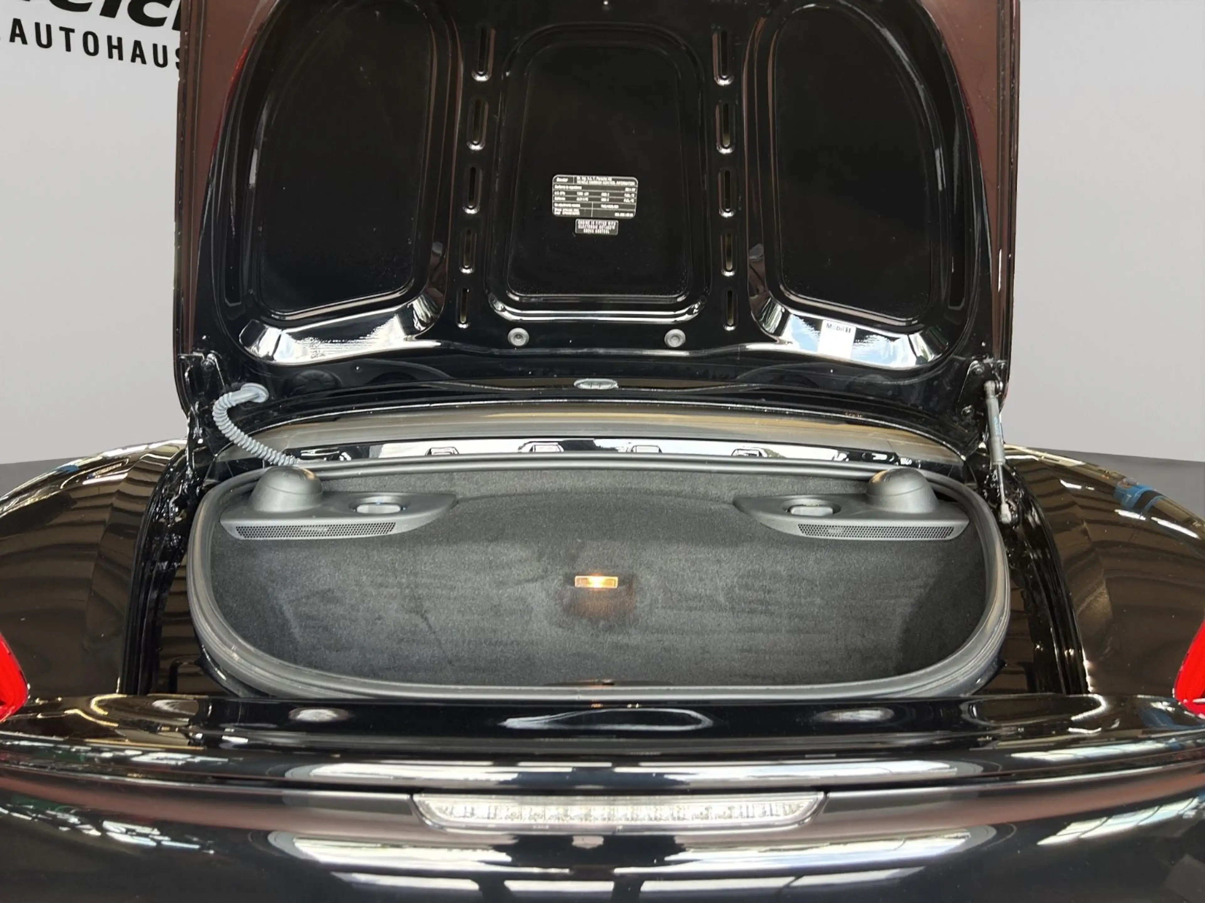 Porsche Boxster — photo 9