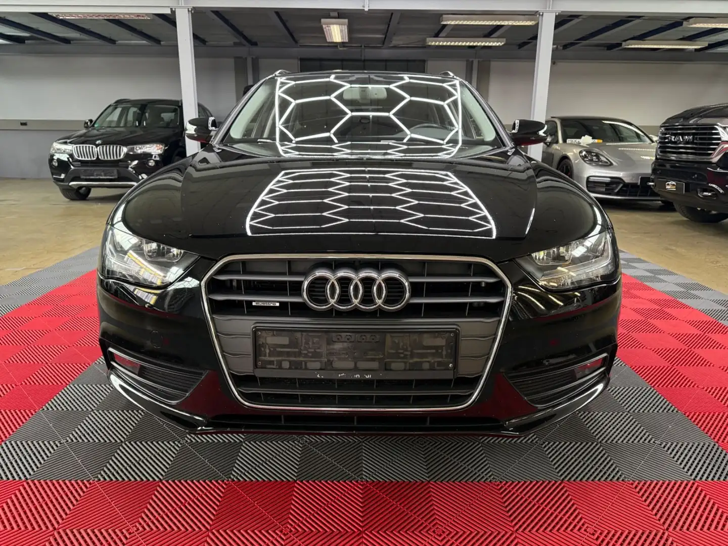 Audi A4 Avant Ambiente quattro Navi SHZ Schwarz - 2