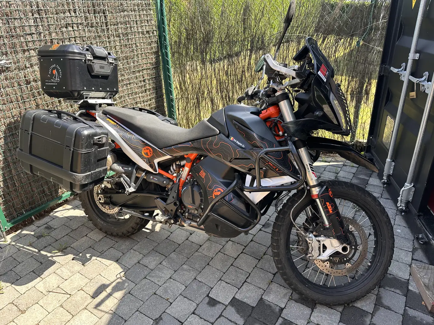 KTM 890 Adventure R Zwart - 1