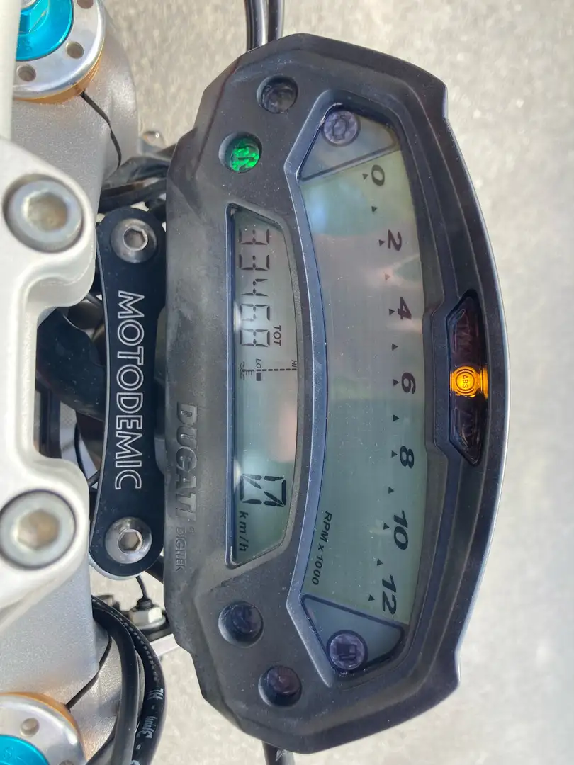 Ducati Monster 1100 Červená - 2