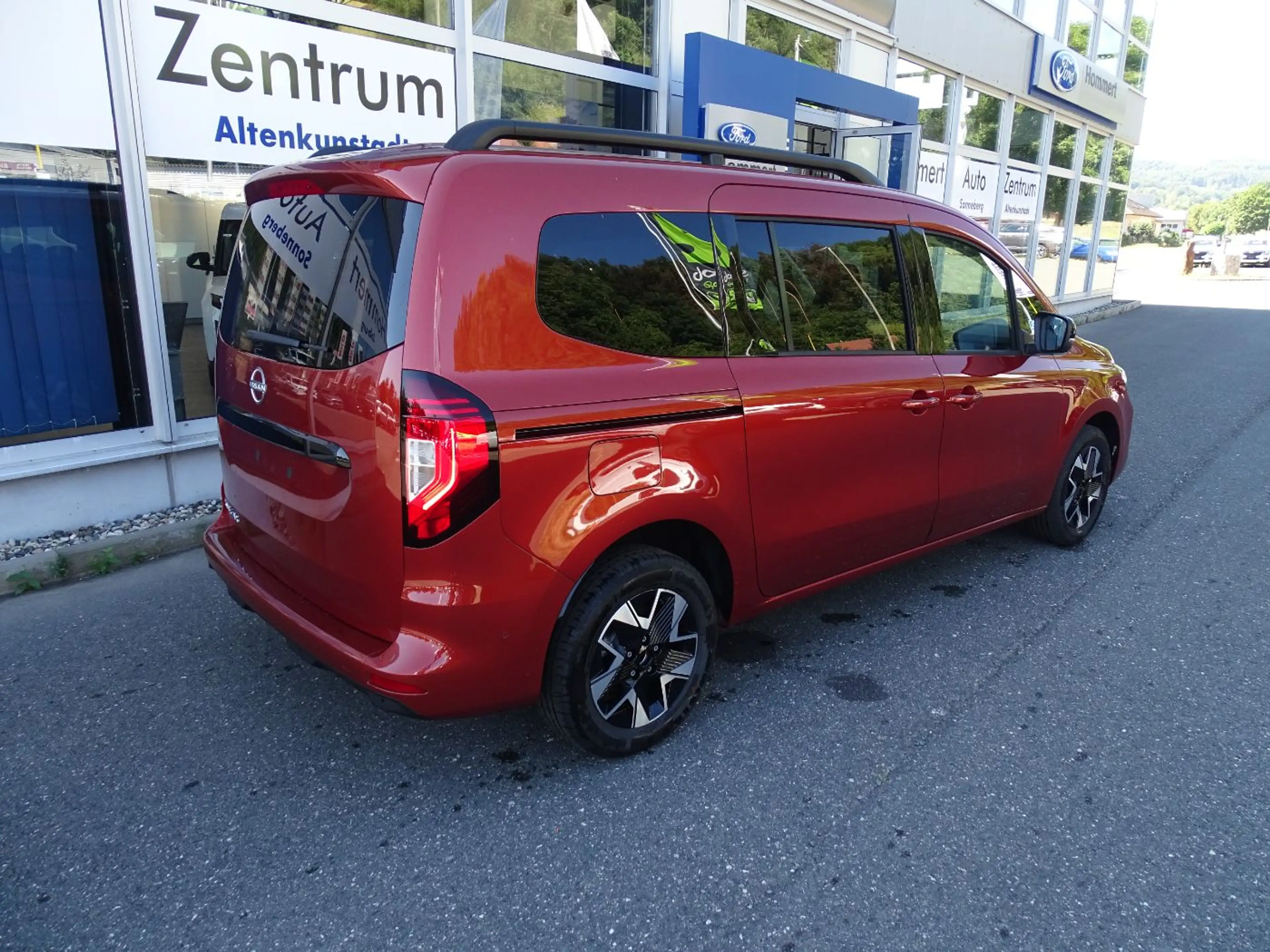 Nissan Townstar Kombi DIG-T 130 L2 Tekna Navi+SHZ+360 — photo 5