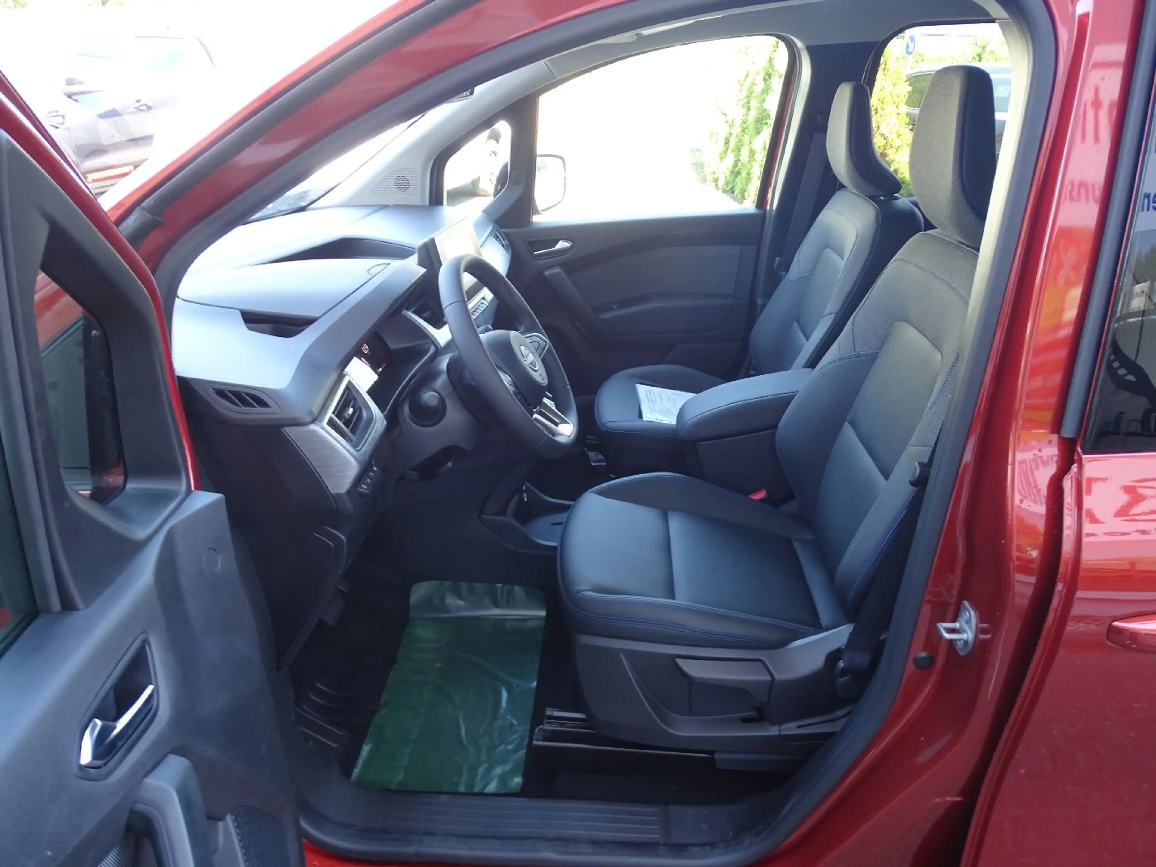 Nissan Townstar Kombi DIG-T 130 L2 Tekna Navi+SHZ+360 — photo 12