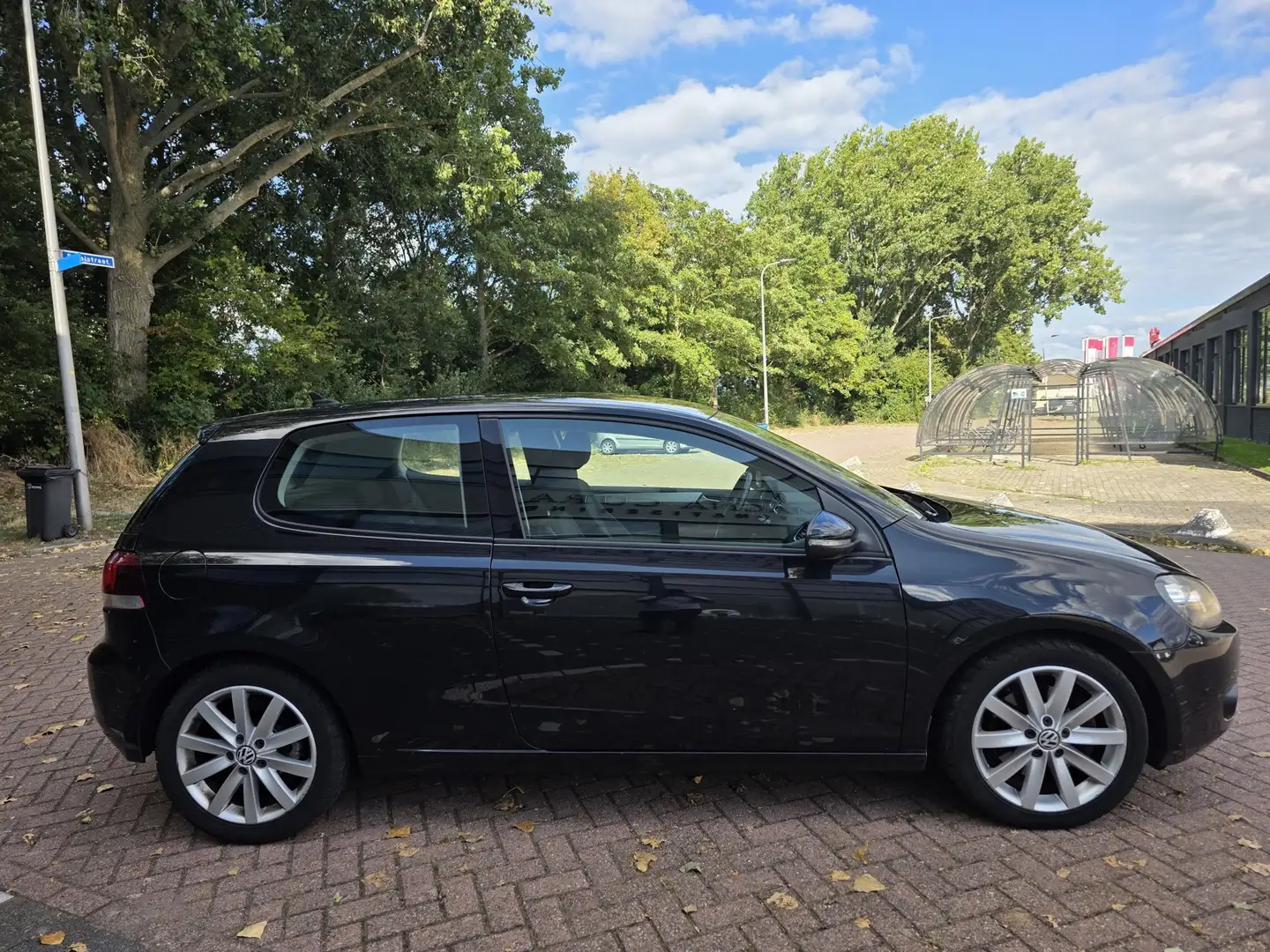 Volkswagen Golf 1.4 TSI Highline Automaat Clima Navigatie Volledig Zwart - 2