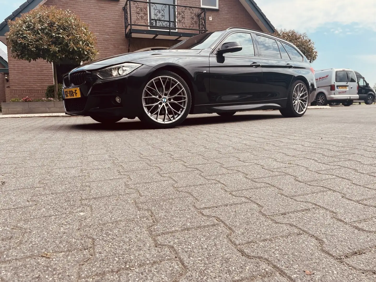 BMW 320 M Executive Automaat Zwart - 2