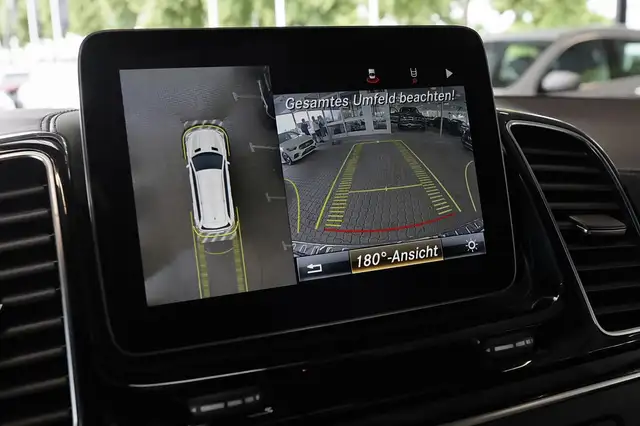 Mercedes-Benz GLS view 12