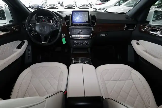 Mercedes-Benz GLS view 5