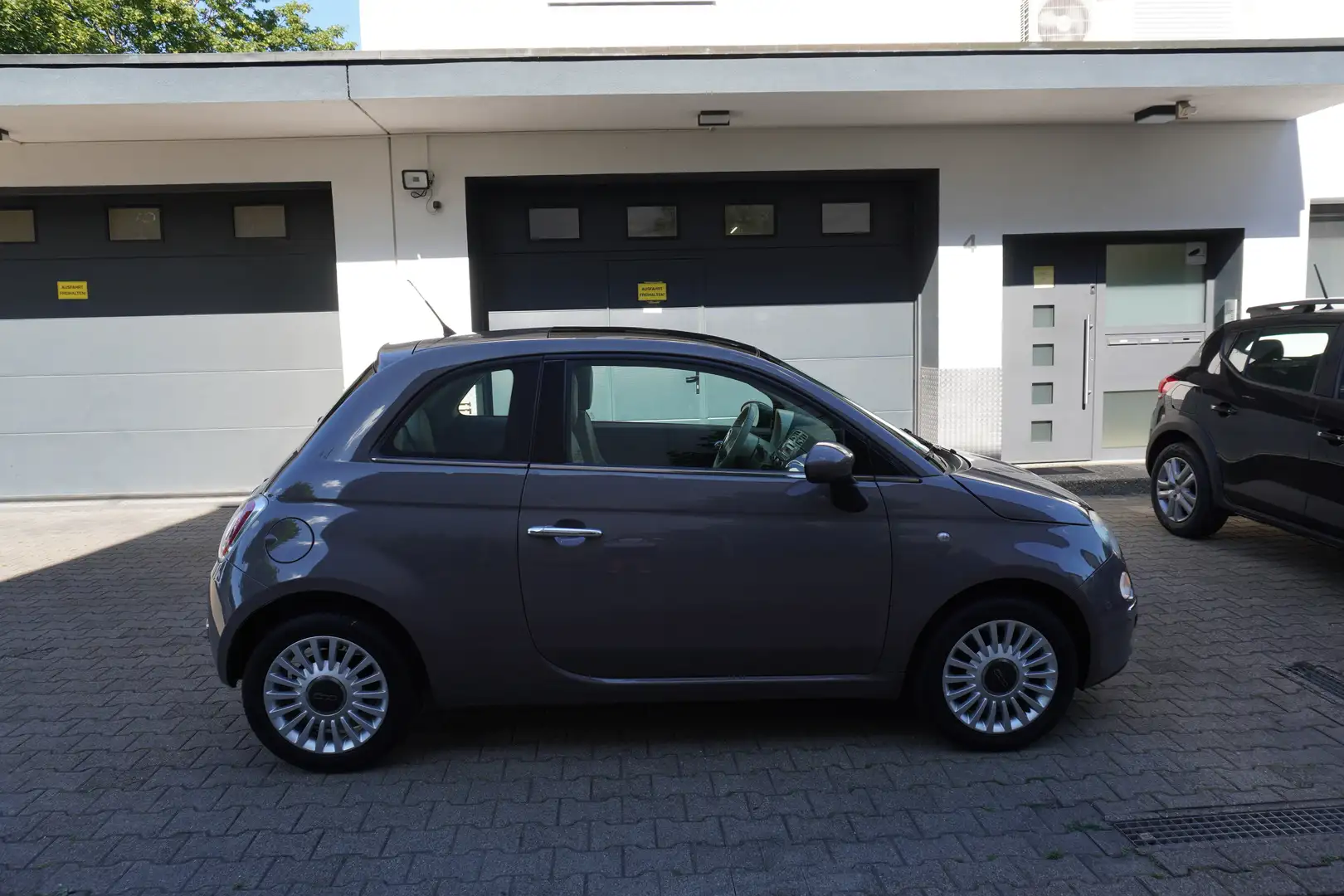 Fiat 500 Lounge 1.4-16V KLIMA+ALU+PANORAMA+2.Hd Grau - 2