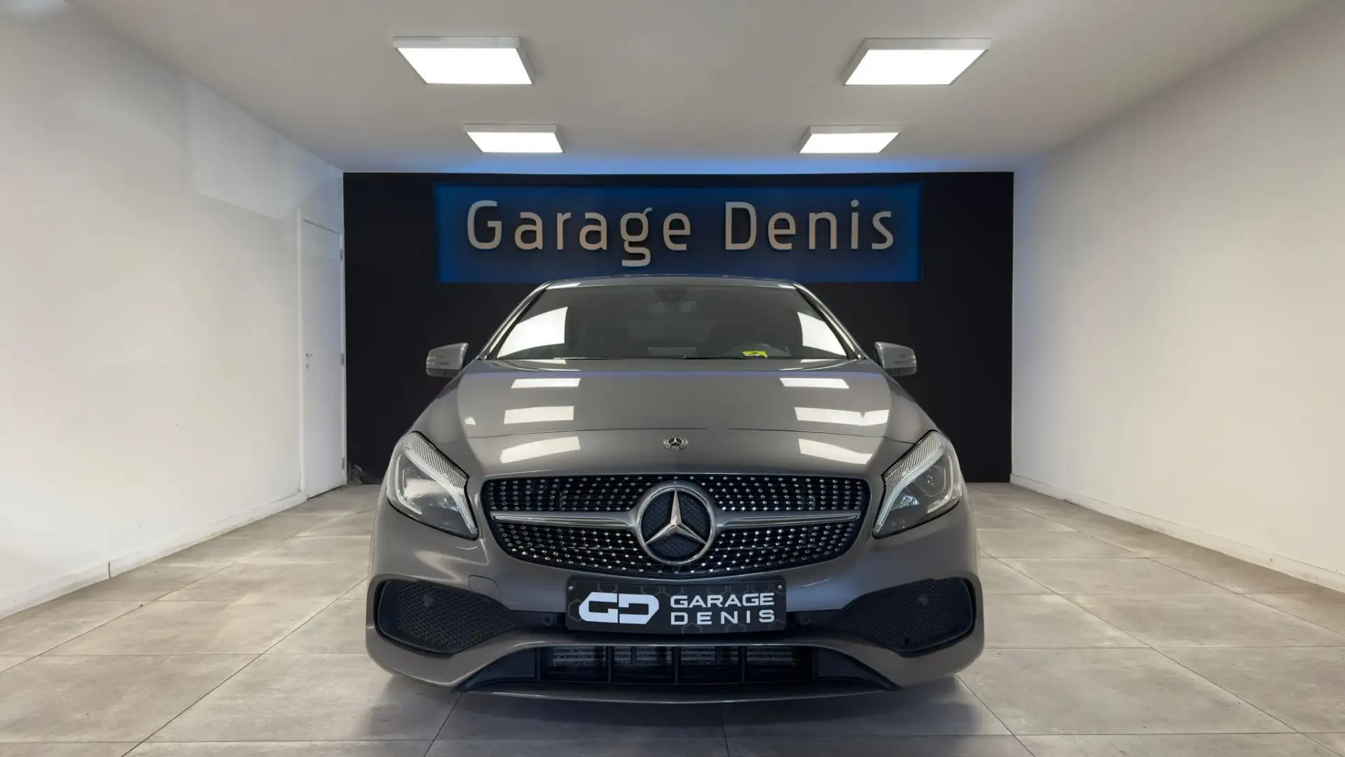 Mercedes-Benz A 180 A 180*PACK AMG*GPS*LED*CUIR*GARANTIE* Grijs - 2