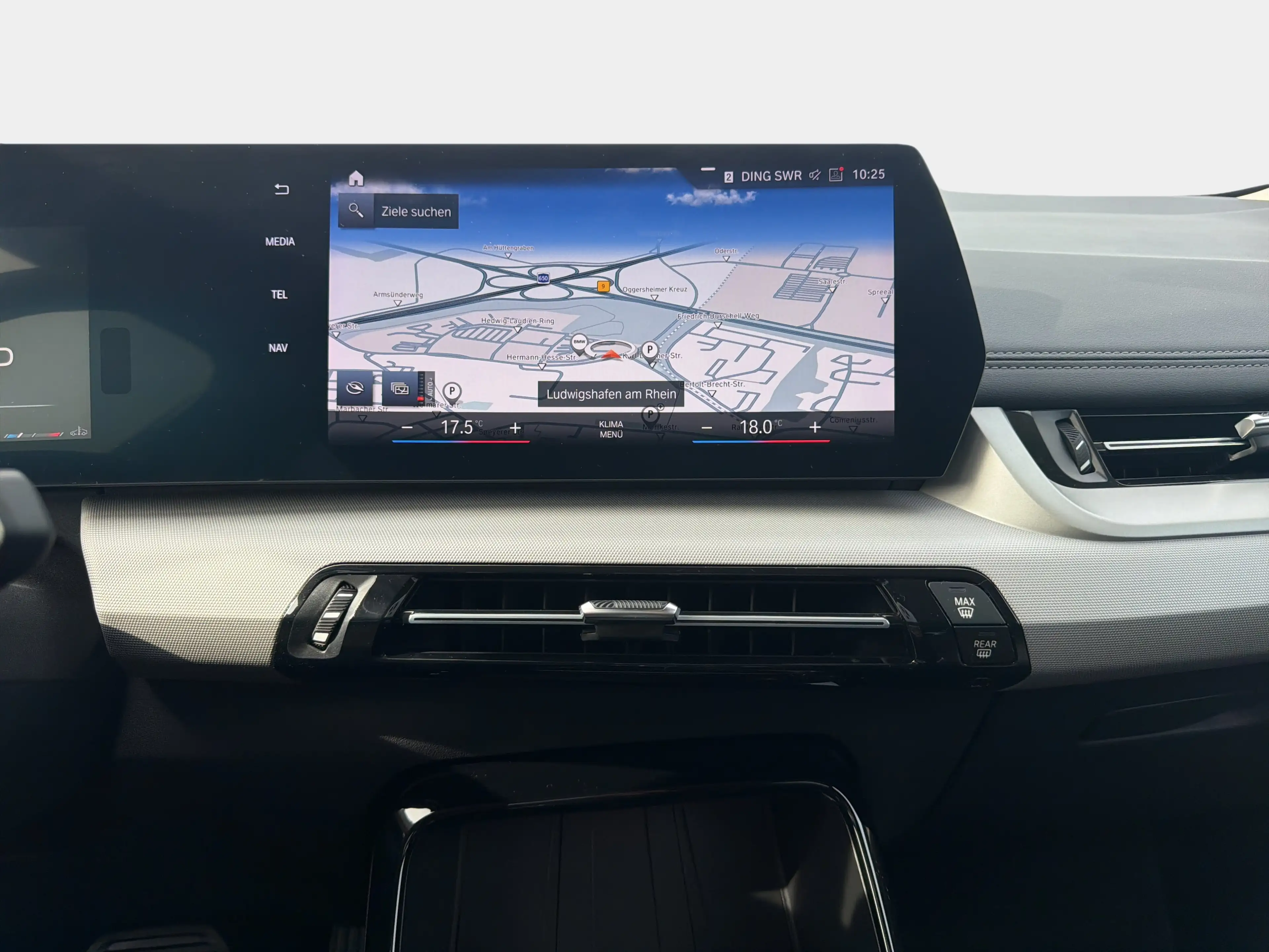 BMW 223 d xDrive — photo 14