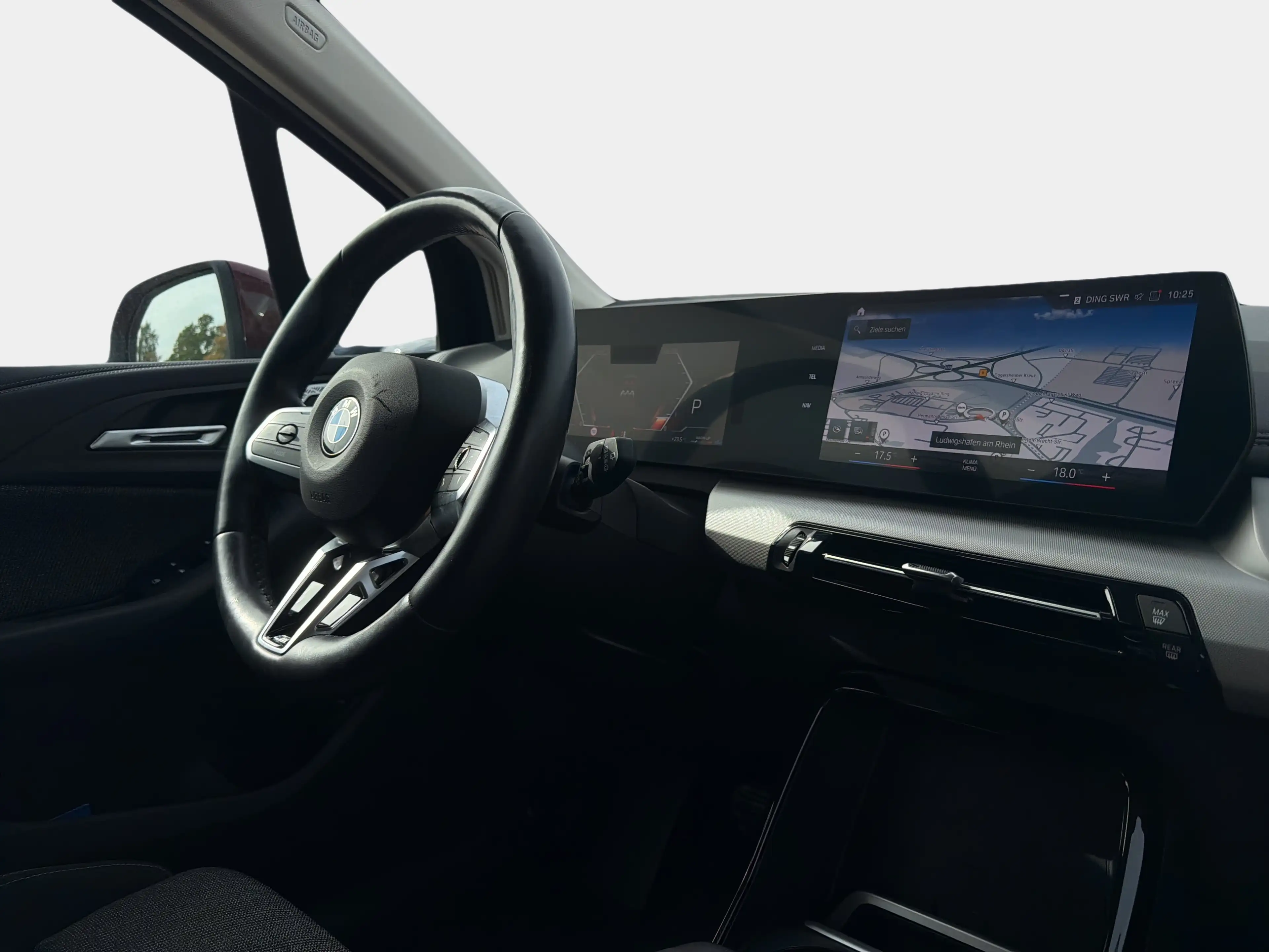 BMW 223 d xDrive — photo 12