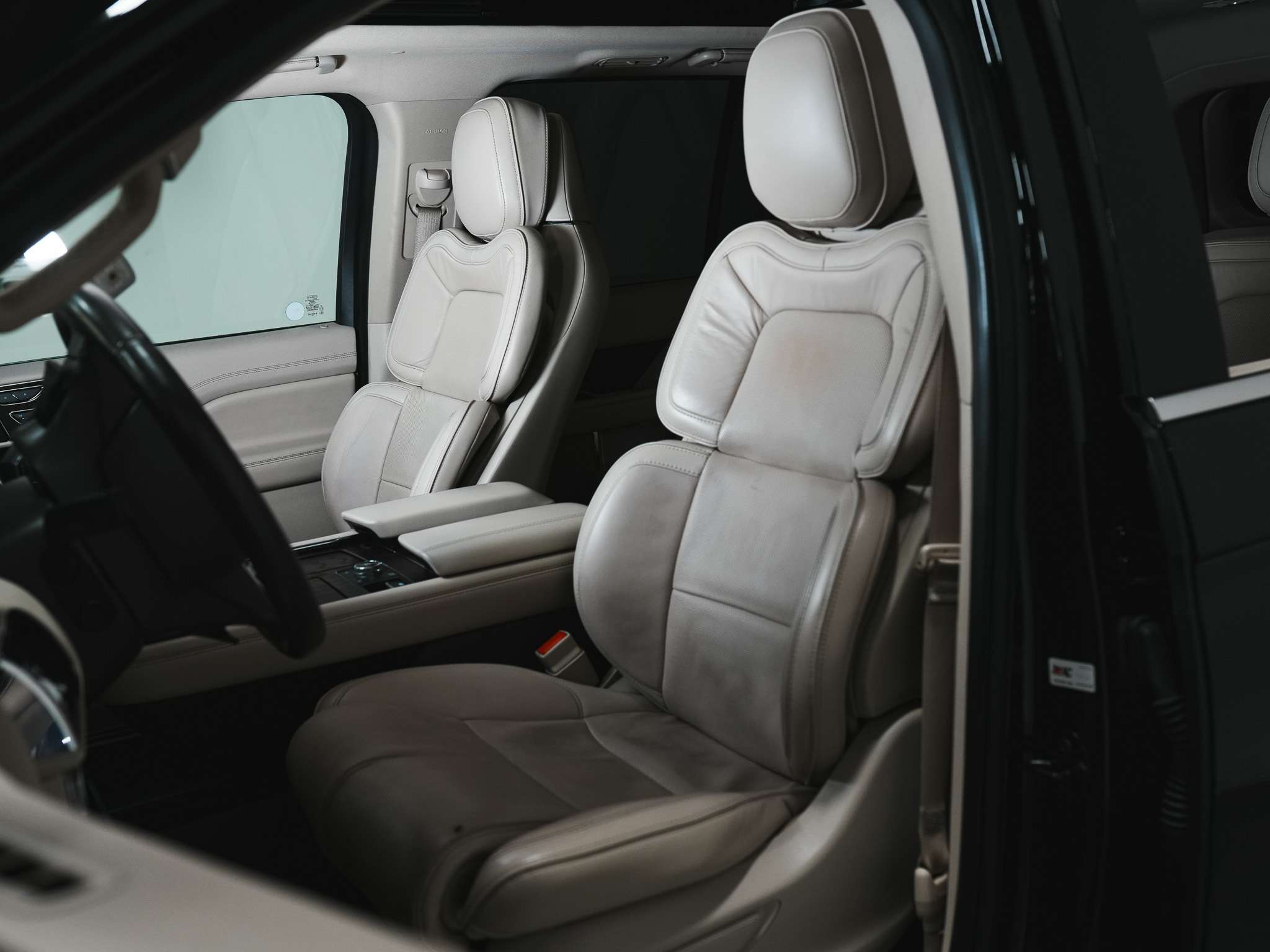 used 2019 Lincoln Navigator car, priced at $42,900