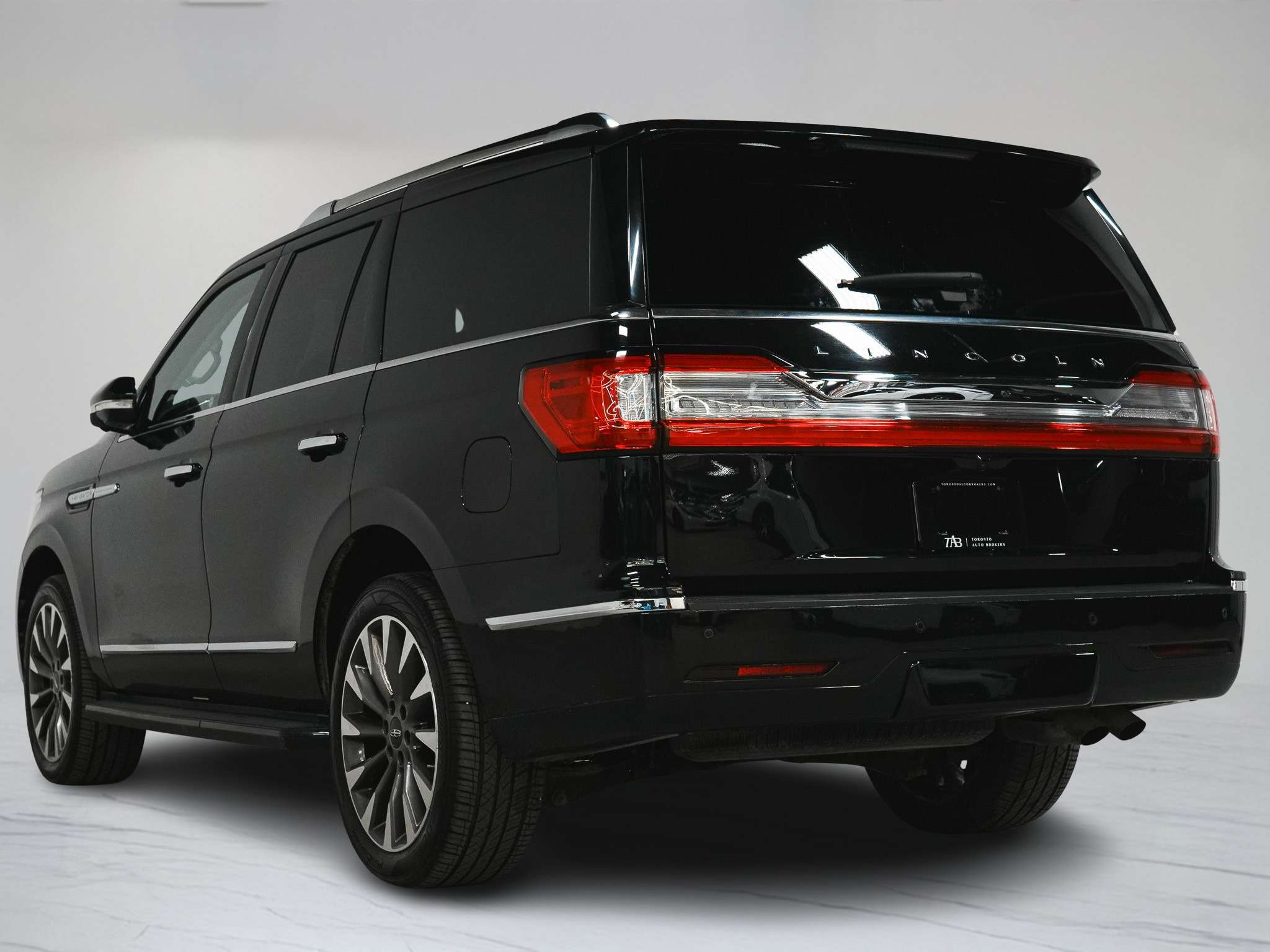 used 2019 Lincoln Navigator car, priced at $42,900