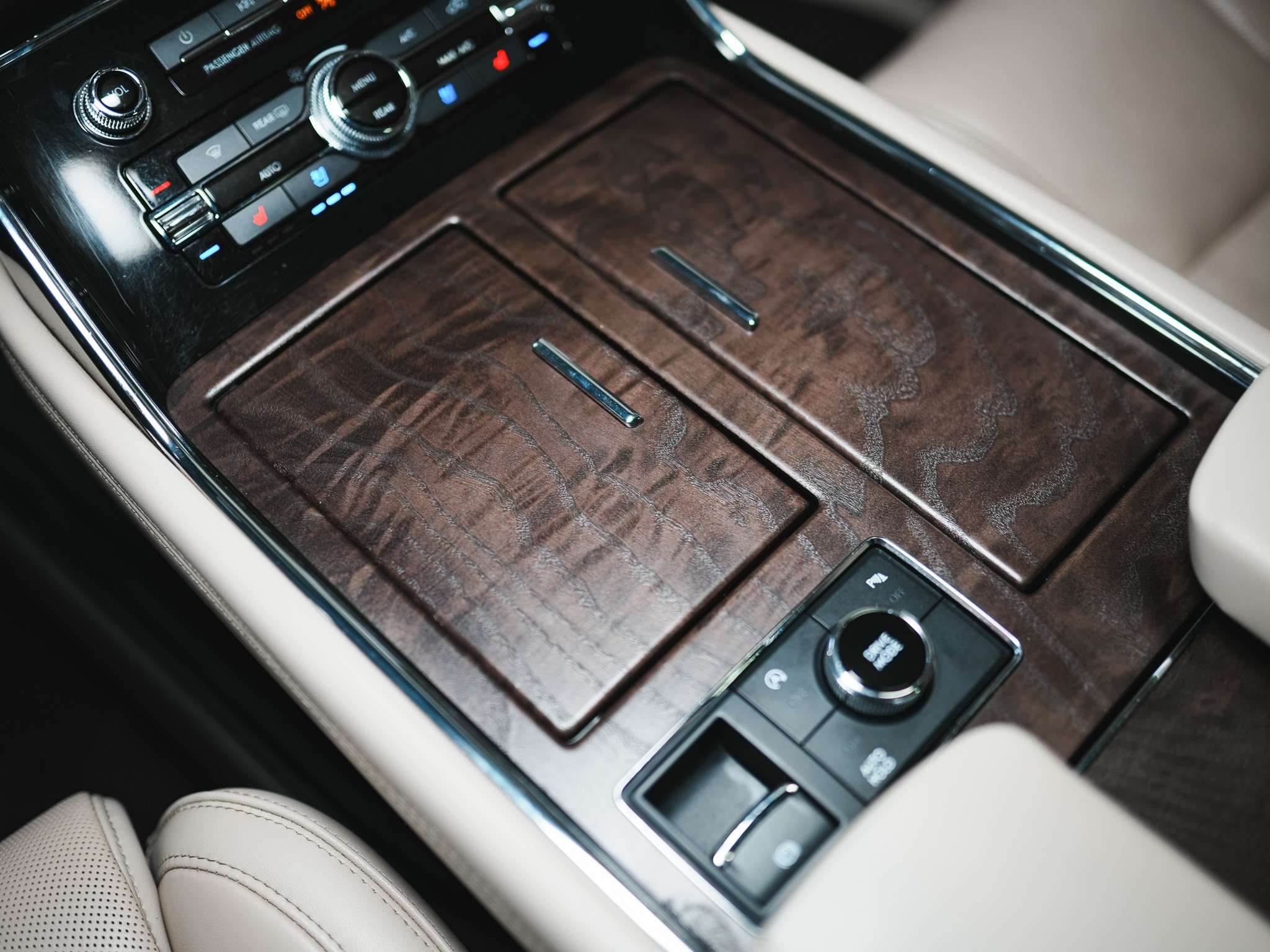 used 2019 Lincoln Navigator car, priced at $42,900