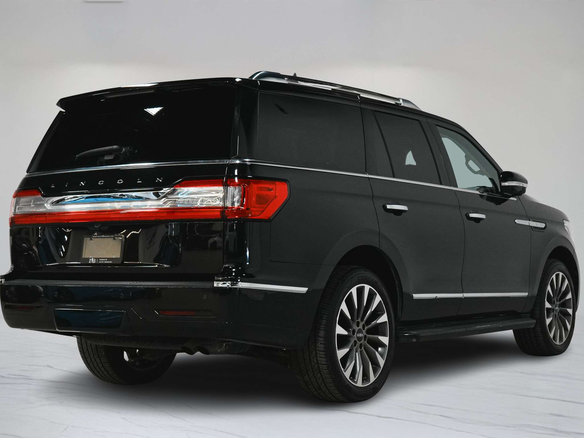 used 2019 Lincoln Navigator car, priced at $42,900