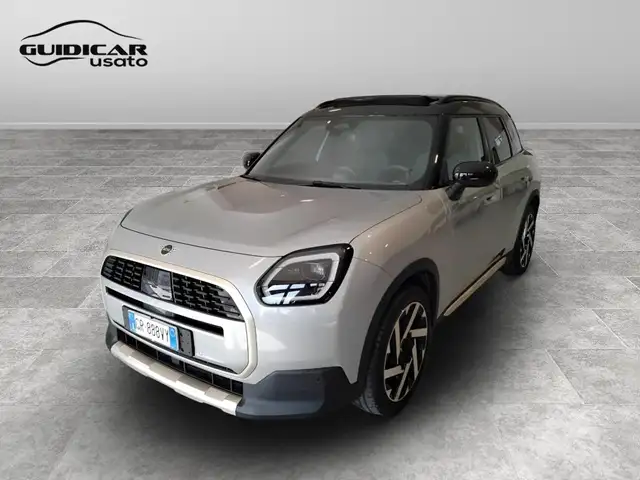 MINI Cooper Countryman Mini 1.5 48V C Favoured auto