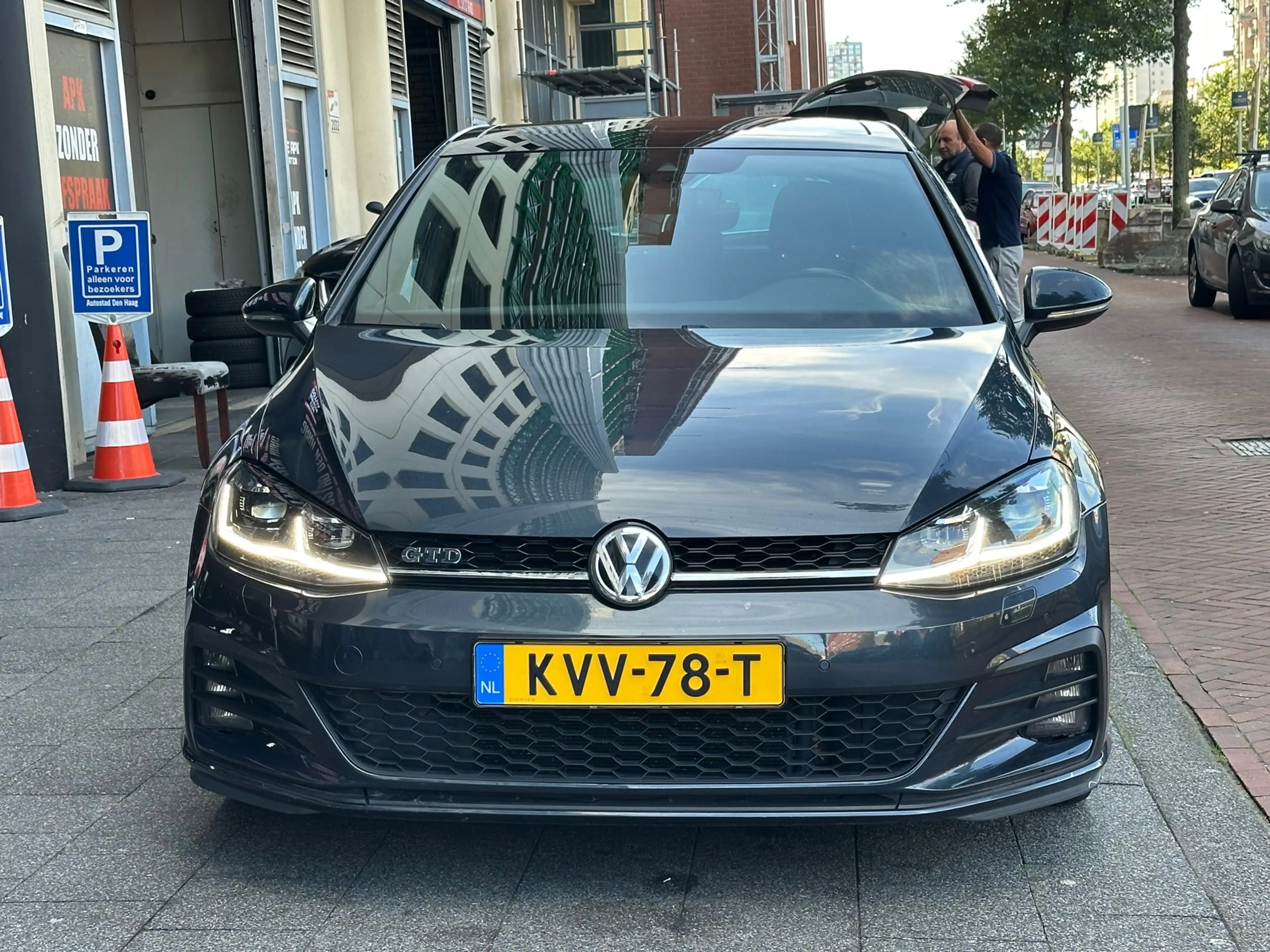 Volkswagen Golf GTD 2.0 TDI DSG Navi Camera Carplay Pano — photo 7